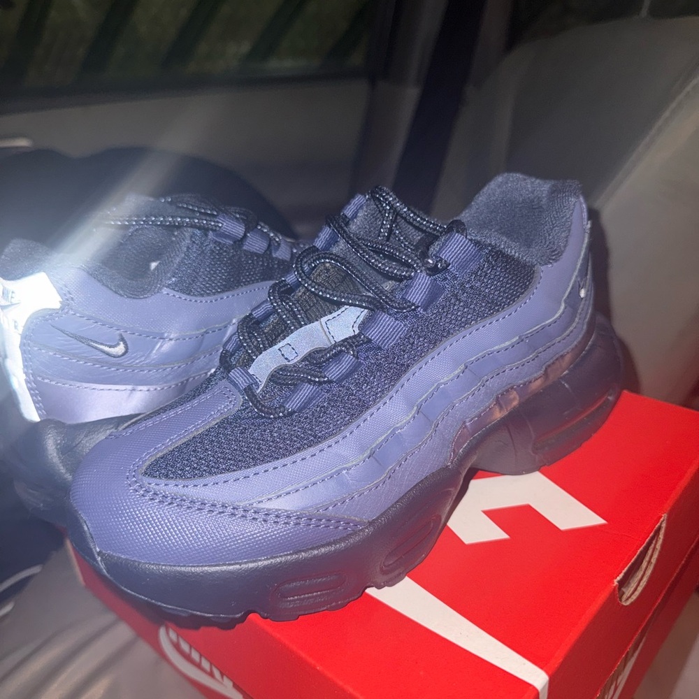Nike Air Max 95 Dark Purple Sneakers